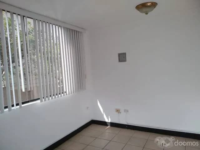 Local Comercial: Oficina / Estudio / Consultorio — foto 2