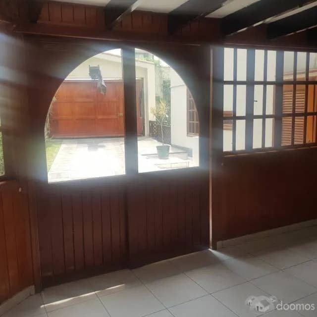 CASA EN ESQUINA EN LAS LOMAS DE LA MOLINA — foto 6