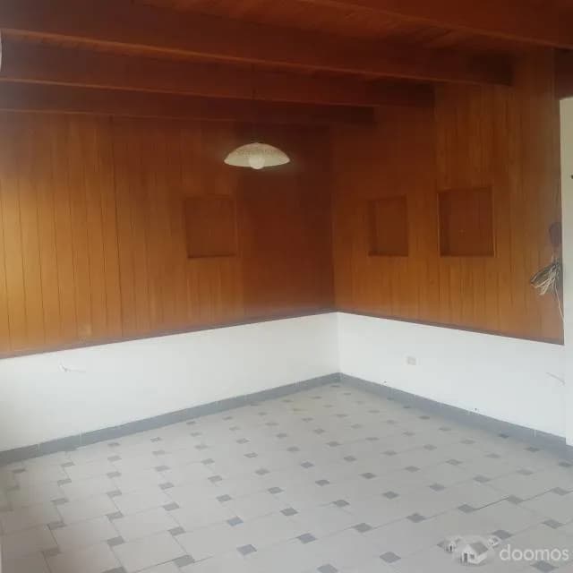 CASA EN ESQUINA EN LAS LOMAS DE LA MOLINA — foto 9