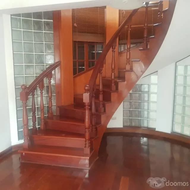 CASA EN ESQUINA EN LAS LOMAS DE LA MOLINA — foto 14