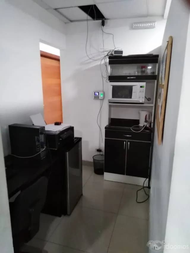 Alquilo Oficina en Edificio Empresarial — foto 4