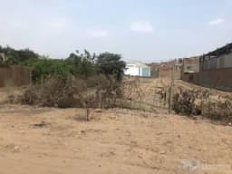 Terreno con título y documentos en regla