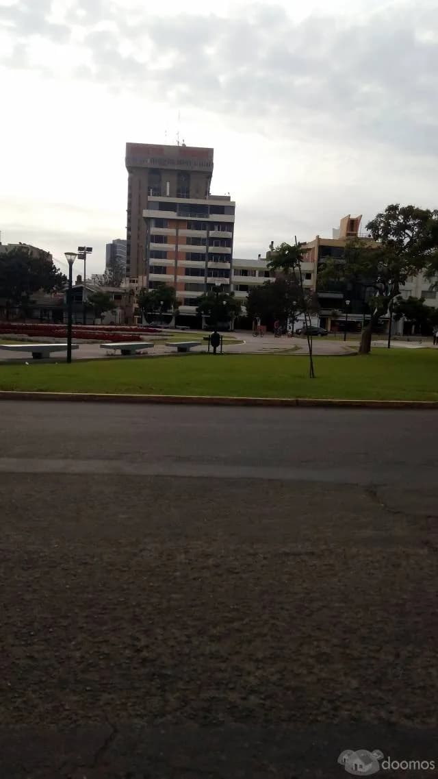 ALQUILO OFICINA AMPLIA EN SAN ISIDRO — foto 1