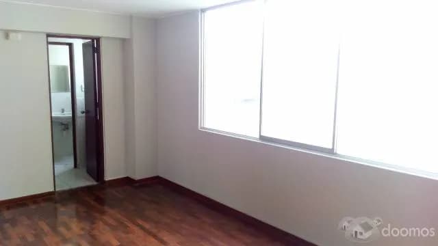 ALQUILO OFICINA AMPLIA EN SAN ISIDRO — foto 2