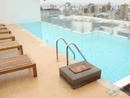 Venta Miraflores Dpto. Moderno y Bien Ubicado, 2 Dormitorios, 2 Piscinas, Gym, Zona de Parrilla