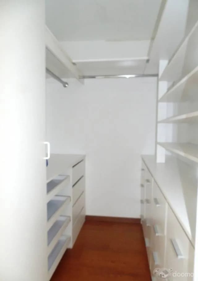 DEPARTAMENTO COMPLETAMENTE REMODELADO EN EDIFICIO NEO 10, MIRAFLORES. — foto 4