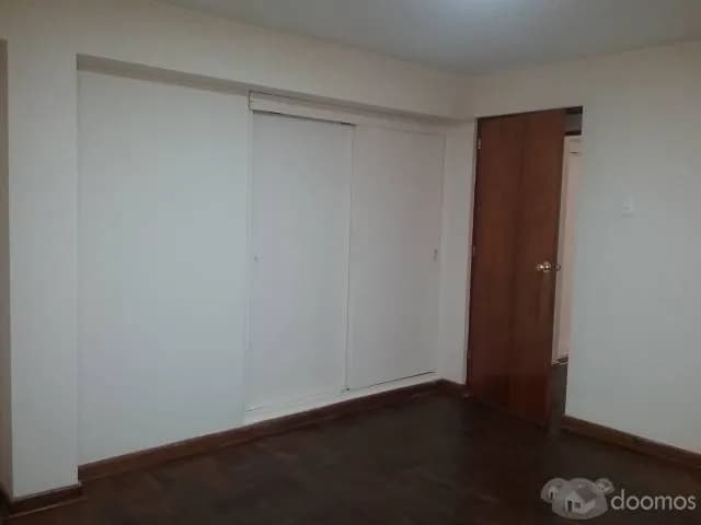 Centrico Apartamento en Miraflores, 3 dormitorios, dos banos. — foto 2