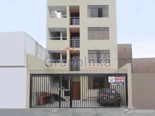 BONITO DEPARTAMENTO EN PRIMER PISO FRENTE A PARQUE — foto 1