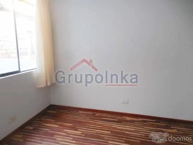 BONITO DEPARTAMENTO EN PRIMER PISO FRENTE A PARQUE — foto 5