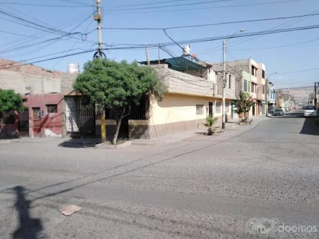 Casa de esquina grande  zona comercial — foto 3