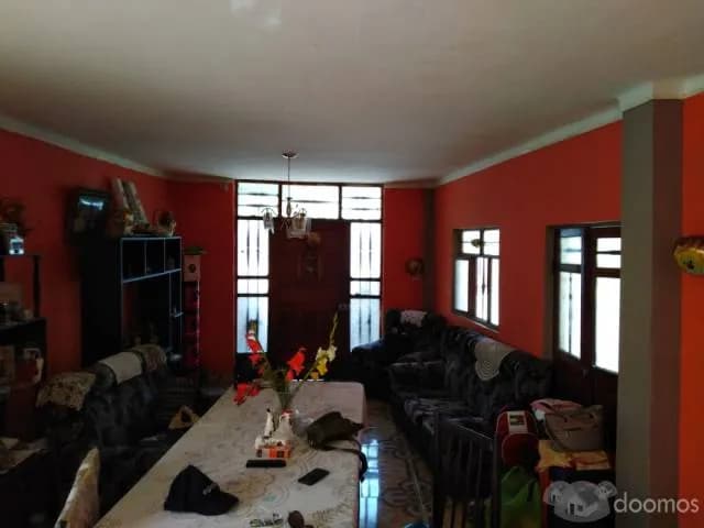 Casa de esquina grande  zona comercial — foto 4