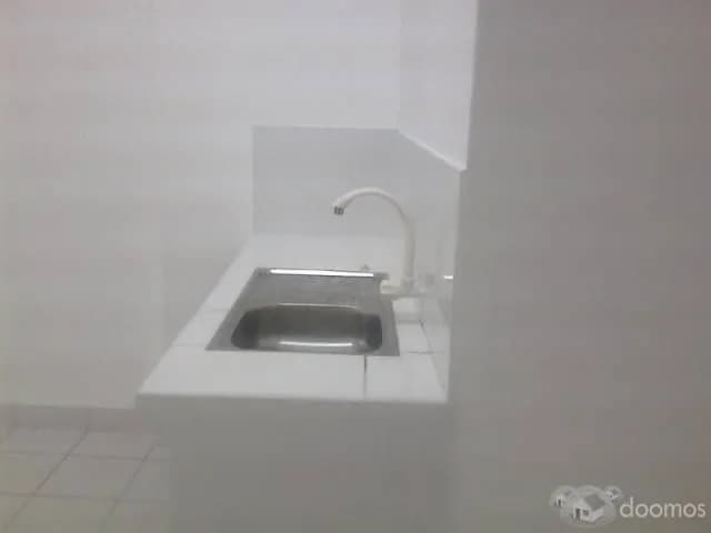 ALQUILO LOCAL COMERCIAL PARA NEGOCIO EN EL CERCADO DE LIMA — foto 3