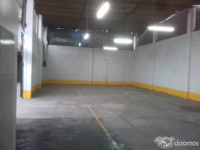 Alquilo Local Industrial en San Martin de Porres — foto 1