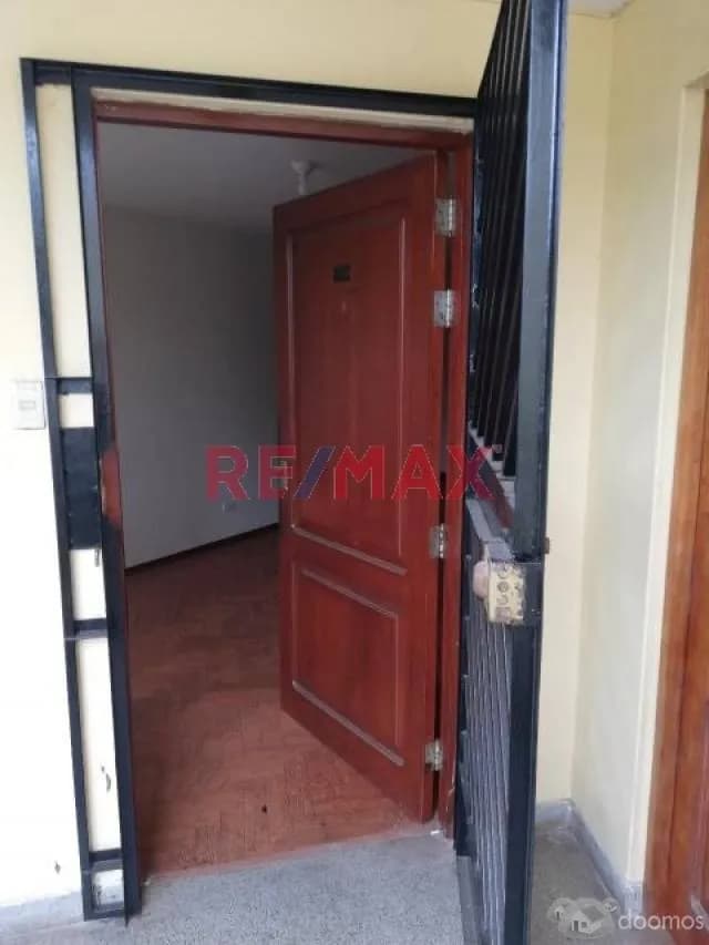 VENDO DEPARTAMENTO CON COCHERA - ID 107986 — foto 3