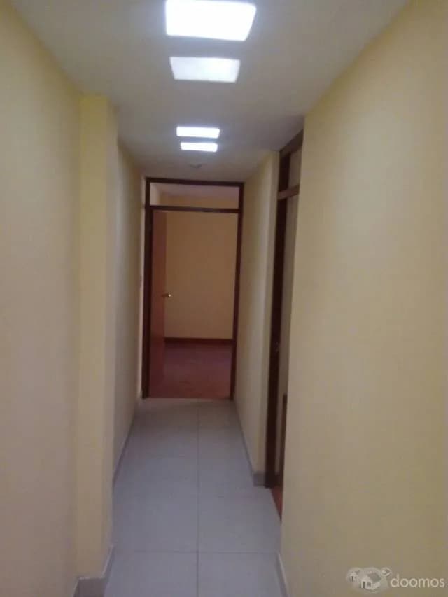 VENDO AMPLIA CASA CON DEPARTAMENTOS EN MARIANO MELGAR — foto 6