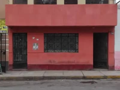 Venta de Casa de 2 pisos en Calle Grau - Huaral - 117m2