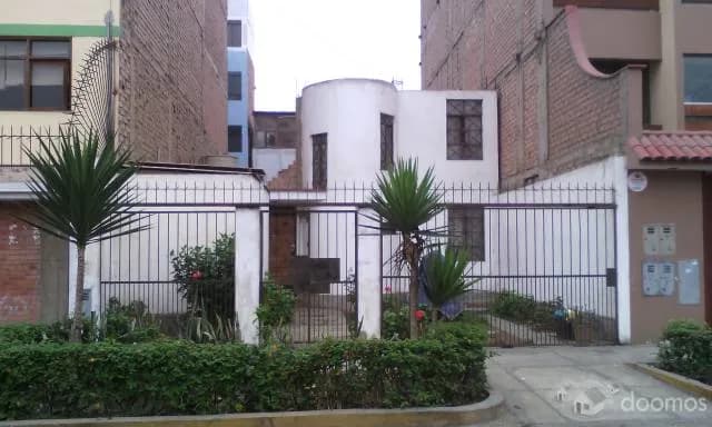 ALQUILO COCHERA CHORRILLOS — foto 1