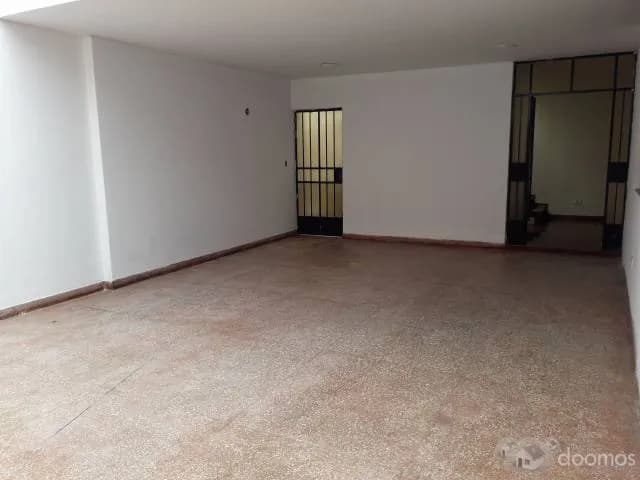 alquilo casa de dos pisos los olivos casa completa — foto 2