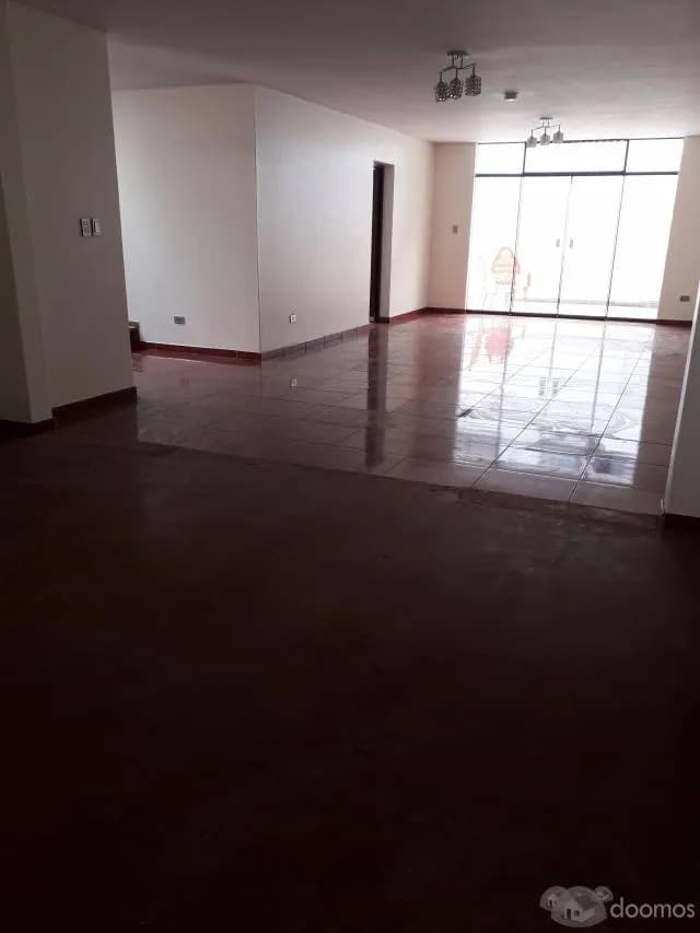 alquilo casa de dos pisos los olivos casa completa — foto 6