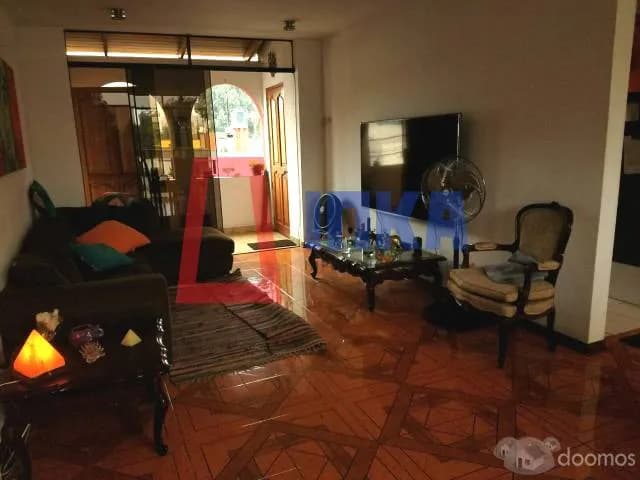 CASA EN EXCELENTE ZONA DE SURCO, RODEADO DE PARQUES — foto 3