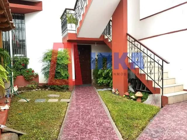CASA EN EXCELENTE ZONA DE SURCO, RODEADO DE PARQUES — foto 6