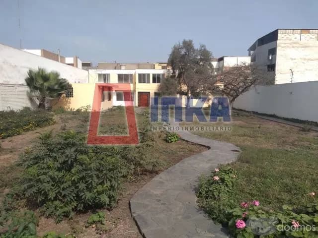 EXCELENTE OPORTUNIDAD DE INVERSIÓN, TERRENO RESIDENCIAL, PARÁMETROS 3 PISOS — foto 1