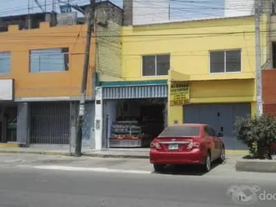 ALQUILO LOCAL COMERCIAL en AV LA MOLINA 721 (75m2 +136+136)