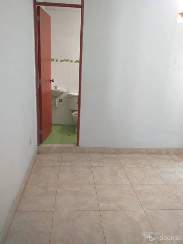 casa con local comercial — foto 1