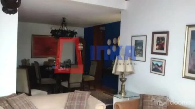 HERMOSA CASA FRENTE A PARQUE TOTALMENTE REMODELADA — foto 2