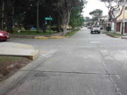 vendo departamento en surco 150 mil dólares lindo  lugar