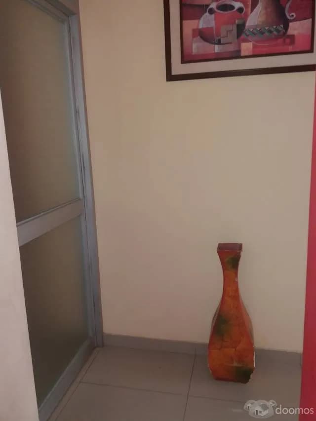 Habitacion con baño compartidos viven 3 personas — foto 2