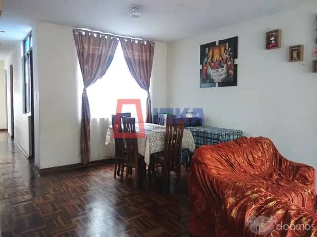 CASA EN VENTA COMO TERRENO EN URBANIZACIÓN MARANGA. — foto 1