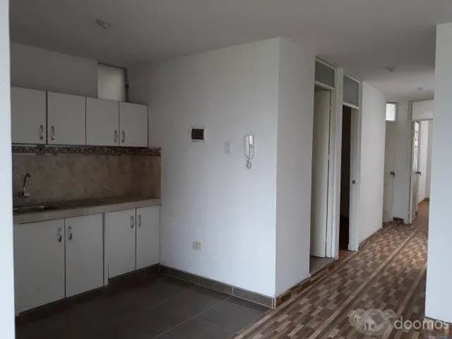 PRECIO DE OPORTUNIDAD!!! VENTA AMPLIO DPTO. FRENTE A PARQUE — foto 7