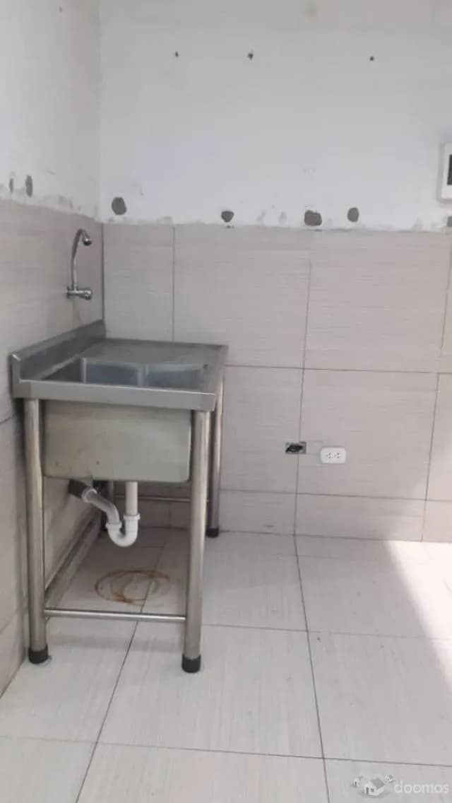VENTA DE 2 PUESTOS MODERNOS - MERCADO QATUNA — foto 3
