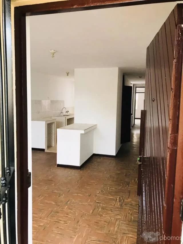 VENDO DEPARTAMENTO SEGUNDO PISO POR VIAJE — foto 2