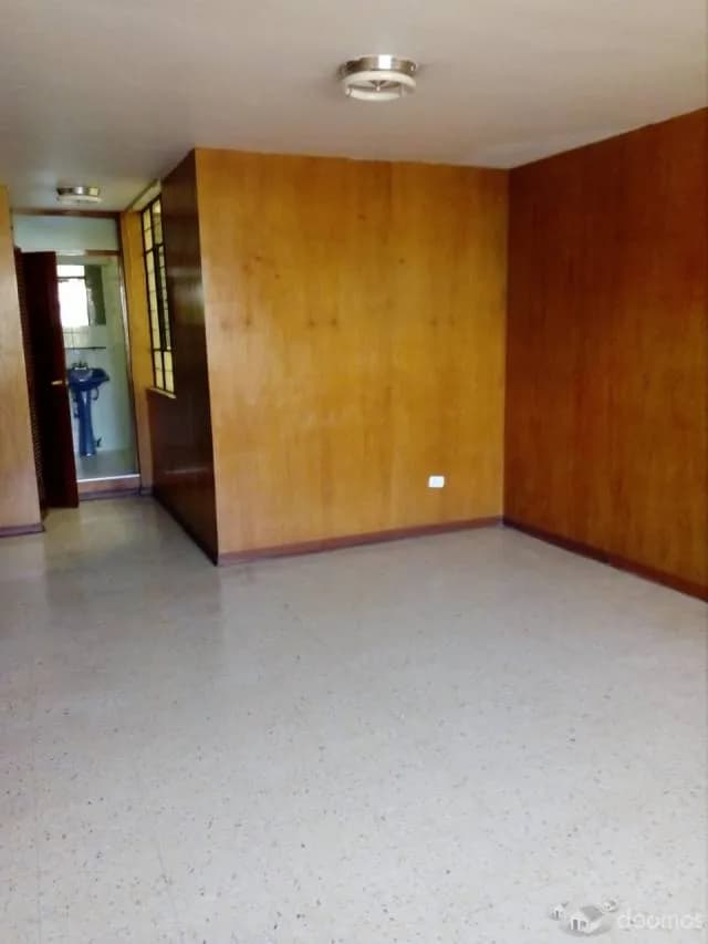 Alquilo amplio departamento en zona residencial cerca de parques — foto 3