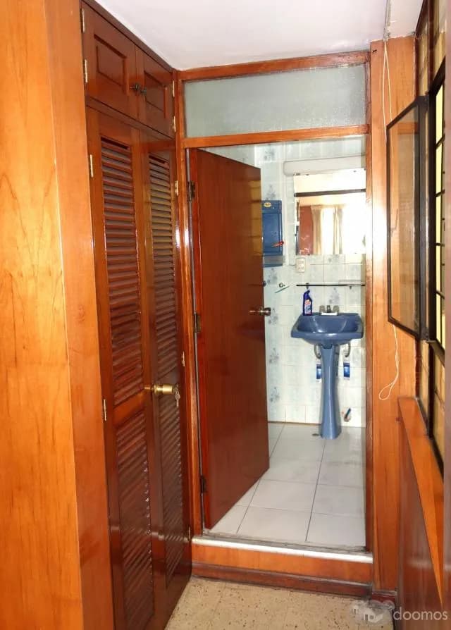 Alquilo amplio departamento en zona residencial cerca de parques — foto 4