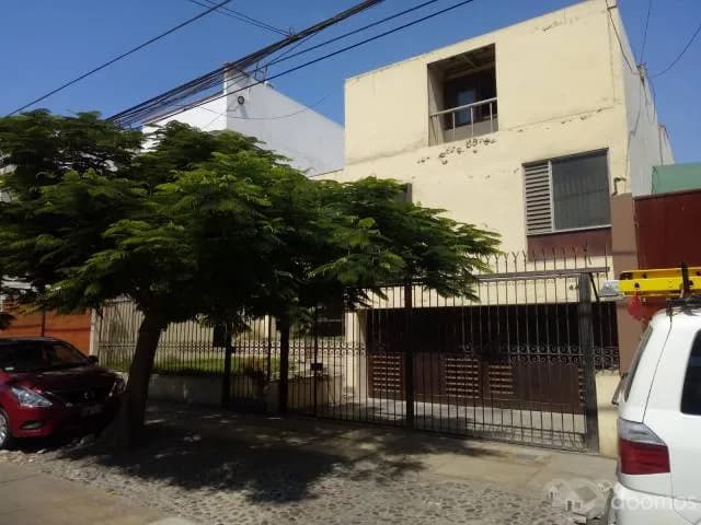 VENDO CASA COMO TERRENO EN SALVADOR DALÍ – SAN BORJA — foto 4