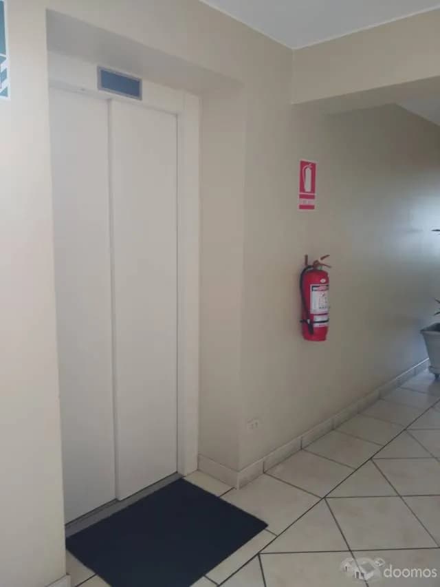 SE VENDE LINDO DPTO FLAT POR PHARMAX SALAVERRY — foto 7