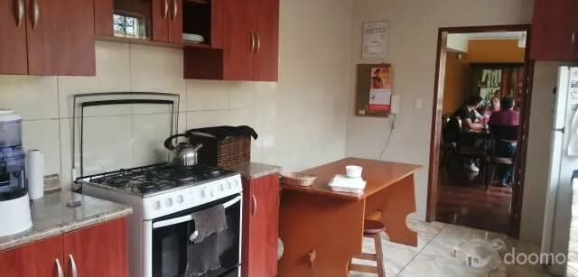 Vendo Casa REMODELADA, Lista para habitar en SURCO — foto 1