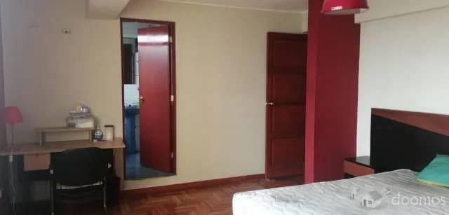 Vendo Casa REMODELADA, Lista para habitar en SURCO — foto 3