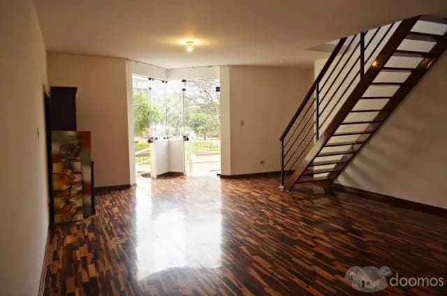 Alquilo departamento frente a parque en surco — foto 1