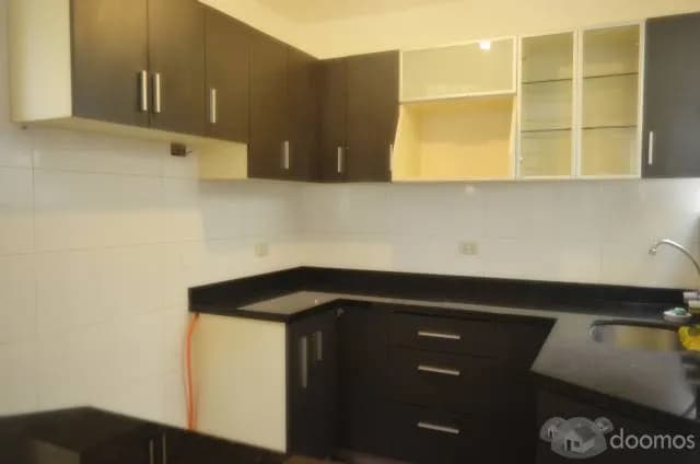 Alquilo departamento frente a parque en surco — foto 4