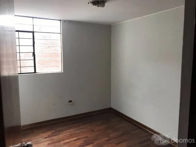Casa con garage o local comercial en Los Olivos — foto 4