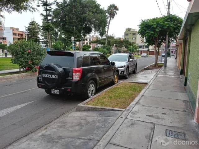 CASA EN VENTA FRENTE A PARQUE. GRAN OPORTUNIDAD! — foto 2