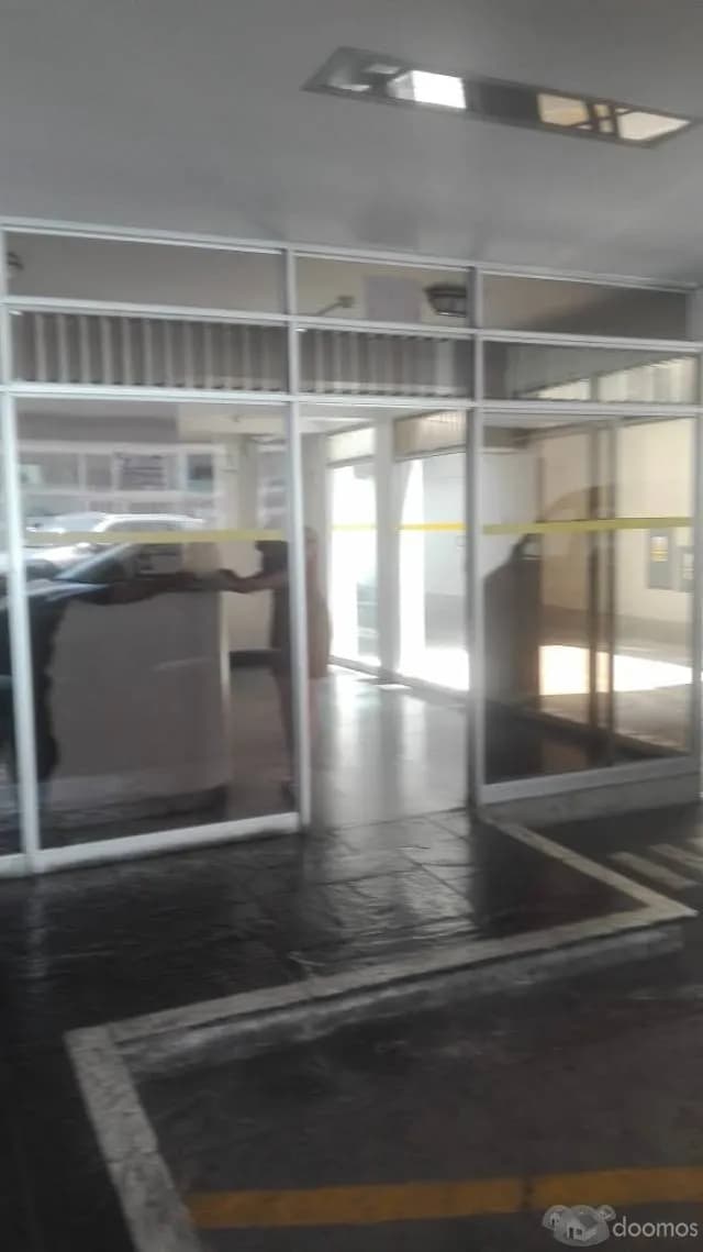 ALQUILO OFICINA AMPLIA Y MODERNA CENTRO FINANCIERO SAN ISIDRO — foto 2