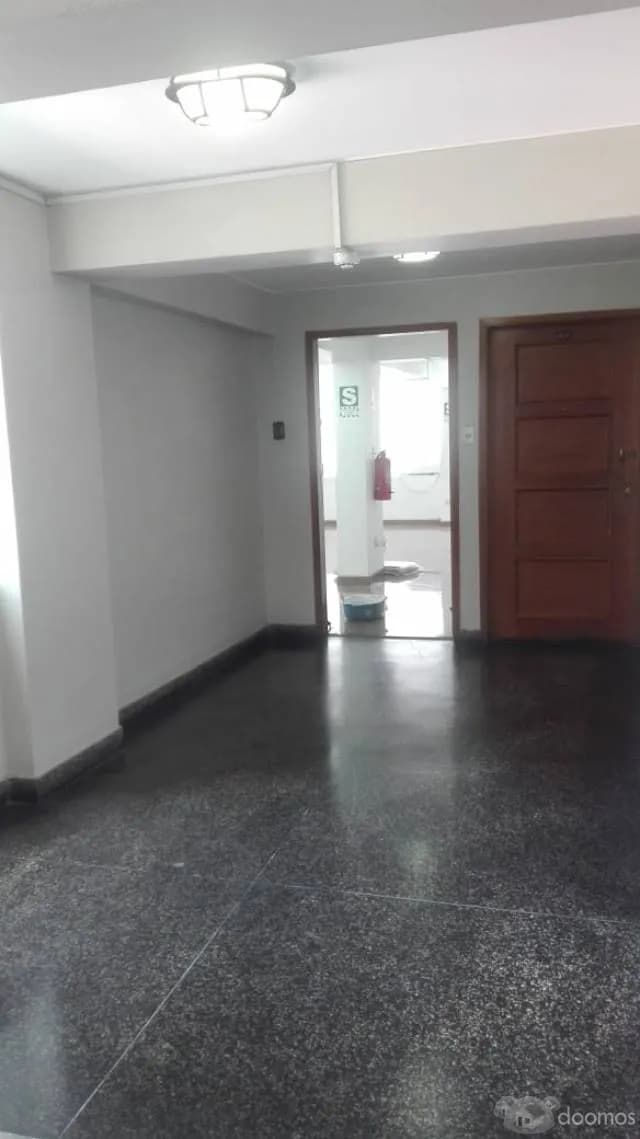 ALQUILO OFICINA AMPLIA Y MODERNA CENTRO FINANCIERO SAN ISIDRO — foto 4