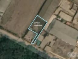 Se vende terreno en Puente Piedra de 227m2 ,casa prefabricado, lista para vivir. Muros de ladrillo al contorno. Cualquier consta llamar al numero 915356008. Preguntar por john