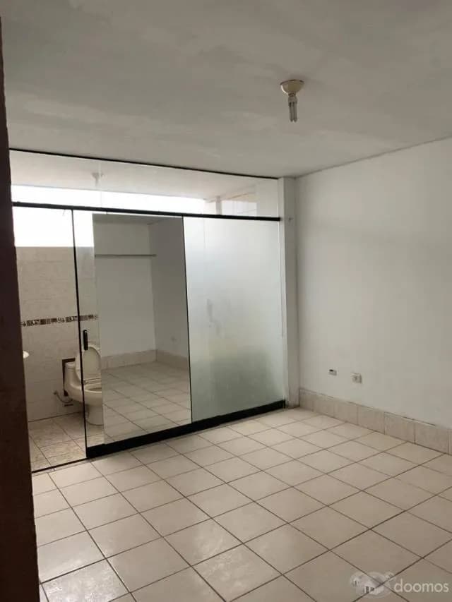ALQUILO HABITACION CON BAÑO PROPIO — foto 1