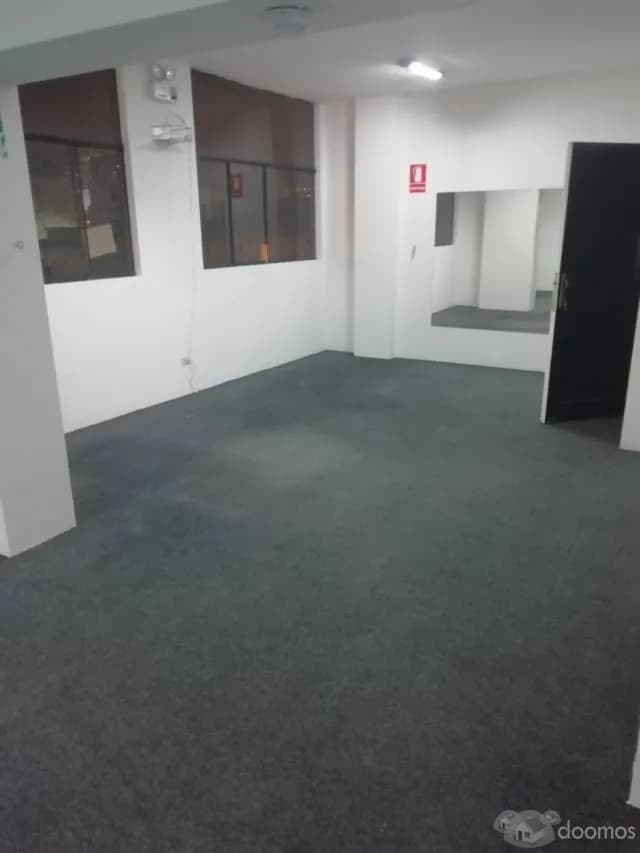 Alquiler de oficina de 60 mts2 en Surquillo — foto 1